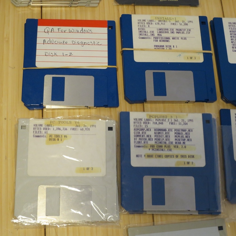 Untested Lot of PC Computer Software 3.5 in. Floppy Disks in Banx Storage Caddy - Picture 8 of 16